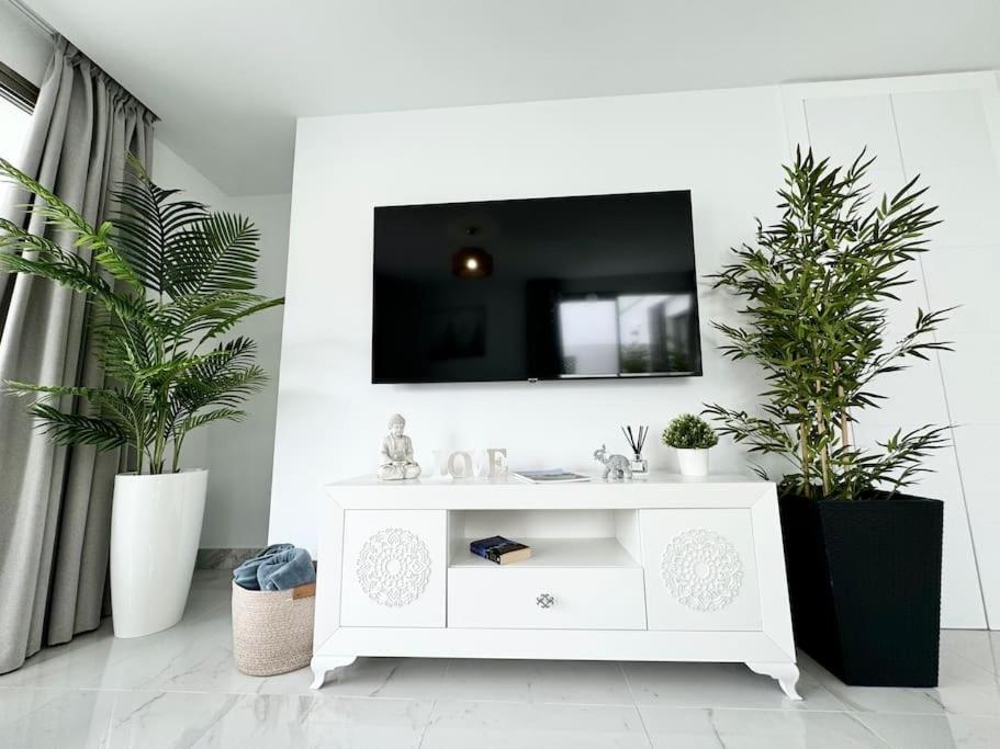 Welcome To Villa Bali A Luxurious Modern Getaway Los Cristianos  Exterior photo